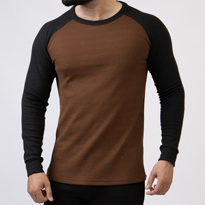 เสื้อยืดคอกลมแขนยาวสีเทาสำหรับผู้ชาย ทรงปกติ สวมใส่สบาย สีพื้น มีกระเป๋าหน้า ผ้าถักเจอร์ซีย์ ผ้าฝ้าย - Product Image 3