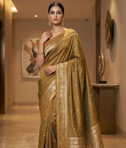 Sari Tradicional Indio de Seda Banarasi con Trabajo de Tejido Zari para Bodas y Eventos Festivos, Atuendo para Mujer - Product Image 1