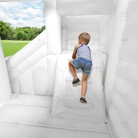 Château gonflable de luxe blanc pour mariage avec toboggan pour mariages, réceptions et célébrations
