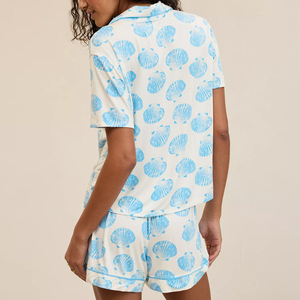 Pyjama d'été en jersey de bambou de haute qualité pour femme, ensemble chemise de nuit boutonnée et short imprimé, durable, à manches courtes, avec logo frontal - Product Image 2