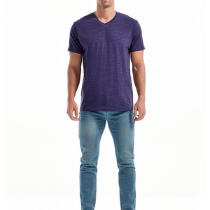Camiseta de Hombre de Color Sólido a Precio de Mayoreo, Diseño Personalizado, Elegante, Casual, de Manga Corta y Cuello en V, Camisetas para Hombre en Oferta - Product Image 1