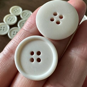 Botones de Costura Hechos a Mano de Alta Calidad, Redondos, con 4 Agujeros, Estilo Animal, de Cuerno de Búfalo, Duraderos, para Ropa, Camisas y Trajes - Product Image 5