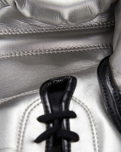 Guantes de Boxeo de Piel de Vacuno Genuina Plateados Personalizados Más Vendidos, Guantes de Sparring para Muay Thai y Kickboxing para Combate de Boxeo - Product Image 5