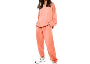Wholesale Women Sweatsuits Cotton Blend Sweatsuit Set Custom Logo Casual Wear Low MOQ Private Label - Product Image 6