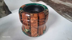 Quemador bakhoor articulado de resina epoxi y madera de acacia CON DESORDEN DE ACERO Quemador magnético con quemador de aroma de resina epoxi de celosía de acero - Product Image 3