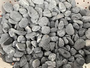 Prix usine copeaux de marbre noir pierres de galets concassées durables pour jardin, bain extérieur et aménagement paysager artistique - Product Image 2