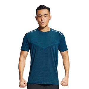 เสื้อยืดผู้ชายสไตล์สตรีทแวร์ ผ้าฝ้ายย้อมสีพื้น รับสั่งทำลายพิมพ์ เสื้อยืดแขนสั้นผู้ชาย - Product Image 1