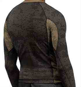 Chemises de compression pour hommes OEM de qualité supérieure, imprimées par sublimation, en polyester, pour la gym, le fitness, le surf et la plongée - Product Image 2