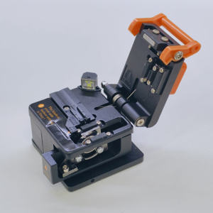 High-precision Cable Cutting Knife Cleaver with <b>LED</b> <b>Light</b> DY-7 FTTH Optic Fiber Cleaver OEM Brand DC 5V <b>Powered</b> - Product Image 5