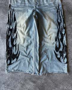 Jean en denim taille haute coupe droite avec imprimé flamme à sequins, coupe ample, délavage vieilli, style hip-hop estival - Product Image 4