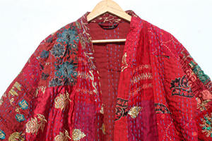 Robes de bain kimono matelassées unisexes en coton Kantha, cousues à la main, motif patchwork, pour le printemps, l'été, la vie quotidienne et comme paréosse de plage - Product Image 2