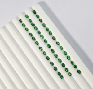 Pierre précieuse naturelle Tsavorite vert foncé taille poire 4x3 mm, qualité Eye Clean, pierre en vrac pour bijoux - Product Image 6