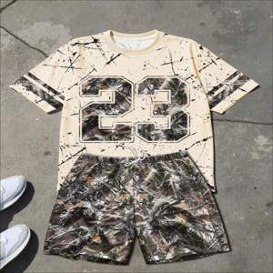 Nuevo Conjunto de Verano para Hombre, Camiseta y Pantalones Cortos de Color Sólido, Corte Ajustado, Transpirable, de Algodón, Manga Corta, Estilo Urbano, Dos Piezas - Product Image 1