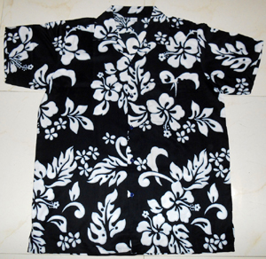 เสื้อเชิ้ตผู้ชายลายดอกชบา สไตล์ฮาวาย แขนสั้น ติดกระดุม คอปก ระบายอากาศได้ดี ผลิตจากผ้าโพลีเอสเตอร์ทอ แห้งเร็ว - Product Image 3