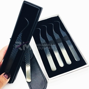 Ensemble de pinces à cils en acier inoxydable noir plasma Shin Black avec étui magnétique et emballage en boîte de cartes 4/1 - Product Image 4
