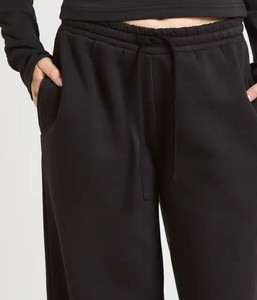 Conjunto de Dos Piezas para Mujer: Sudadera Oversize con Cuello Redondo y Pantalones Anchos, Fabricante de Marca Privada con Logotipo Personalizado, OEM con Logotipo Personalizado - Product Image 6