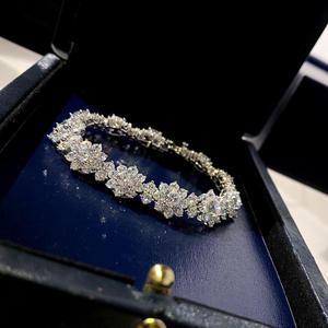 AMBER JEWELS Bracelet tennis unisexe en cristal, strass, diamant de laboratoire et perle d'eau douce, motif floral romantique, pour usage quotidien, chaîne à maillons IGI - Product Image 3