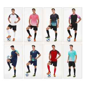 Ventes en gros d'uniformes résistants à la décoloration, ensembles de maillots et shorts en jersey interlock durables, uniformes de football personnalisés - Product Image 4