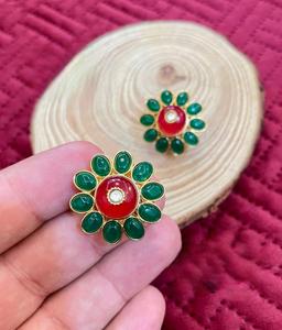 ต่างหูแบบติดหูประดับดอกไม้คุณภาพพรีเมียมเคลือบทองหรูหราสำหรับผู้หญิงและเด็กผู้หญิง เหมาะสำหรับงานเลี้ยงตอนเย็น - Product Image 6