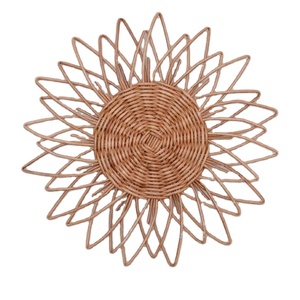 Décoration murale en rotin en forme de marguerite, décoration de chambre d'enfant et de bébé, décoration de chambre à coucher et de cuisine - Product Image 1