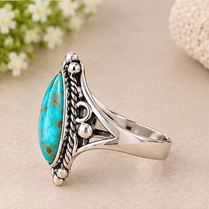 Anillo de Plata con Turquesa Mohave, Anillo de Plata de Ley 925 con Turquesa, Anillo con Gema Azul en Forma de Lágrima, Anillo Boho, Estilo Suroeste - Product Image 4