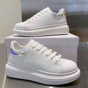 Zapatillas de Diseño de Lujo con Plataforma Iluminada, Nuevos Estilos, Forro de Cuero Genuino Transpirable, con Cordones, Antideslizantes y Cómodas - Product Image 1