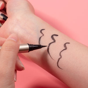 Delineador de Ojos Líquido Mineral de Marca Privada, Color Dorado, Secado Rápido, Resistente al Agua, Maquillaje para Ojos, Nueva Tendencia - Product Image 1