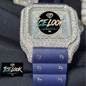 ICELOOK นาฬิกาควอทซ์ทรงสี่เหลี่ยมหรูหรา ขอบหน้าปัดคริสตัลแซฟไฟร์ สายซิลิโคนสีน้ำเงิน หน้าปัดอนาล็อก แสดงวันที่ โครโนกราฟ 40 มม. 20 มม. สำหรับทุกเพศ - Product Image 3