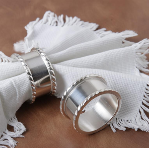 Anneau de serviette en acier inoxydable pour la décoration de table, idéal pour les fêtes, les dîners et les mariages - Product Image 1