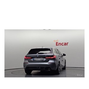 BMW Série 1 120i Sport Modèle Juin 2022 avec 85 851 km Boîte de vitesses automatique Volant à gauche Caméra arrière - Product Image 4