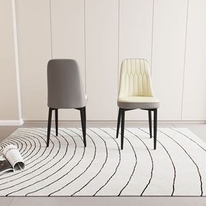 Set di 2 Sedie da Pranzo in Stile Moderno, Alta Qualità in Pelle PU e Tessuto con Cuscini Spessi e Morbidi, Gambe in Metallo Nero - Product Image 4