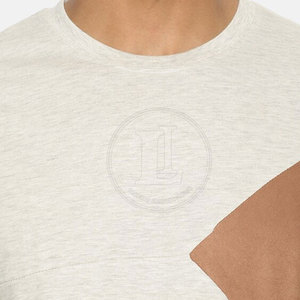 เสื้อยืดผู้ชายผ้าฝ้าย 100% ระบายอากาศดี ขายดี สวมใส่สบาย สไตล์สตรีทแวร์ รับผลิตตามแบบ OEM บริการสั่งทำพิเศษ ผลิตจากโรงงาน - Product Image 3