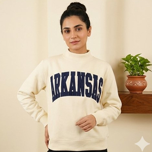 Suéter Personalizado con Cuello Alto para Mujer, Ropa Universitaria, Estilo Griego, para Hermandades, Fraternidades, Universidades, Bordado Personalizado al por Mayor - Product Image 3