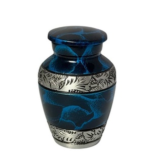 Urne commémorative miniature pour cendres, petite taille, avec finition métallique durable, fermeture sécurisée et hommage durable. - Product Image 6