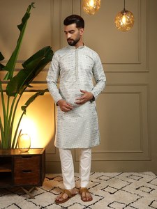 Ensemble Kurta Pyjama pour Homme en Tissu Jacquard Lourd Semi-Coton Chudidar, Tenue Traditionnelle Indienne Ethnique pour Fêtes et Mariages, Design Vantara - Product Image 3