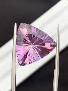 Pierre précieuse naturelle Améthyste, taille triligne, couleur violette, pierre brute certifiée IGI, effet lumineux, pour la fabrication de bijoux, bague, pendentif, collier - Product Image 5