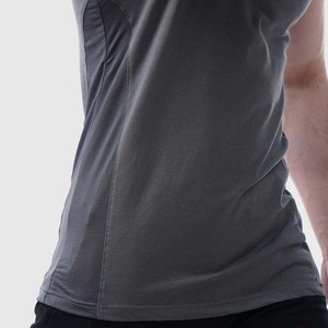 เสื้อกล้ามคอกลมทรงสปอร์ตสำหรับผู้ชาย ผ้ายืด/โพลีเอสเตอร์ ทรงหลวม แห้งเร็ว ระบายอากาศดี เหมาะสำหรับออกกำลังกายที่ยิม - Product Image 4