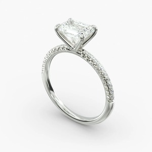 Anillo de compromiso de platino con diamante talla esmeralda, engaste pavé, clásico para mujer - Product Image 3
