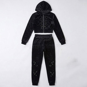 Ensemble d'hiver décontracté pour femme : pantalon droit long et haut à manches longues en velours respirant avec détails en strass brillants - Product Image 2