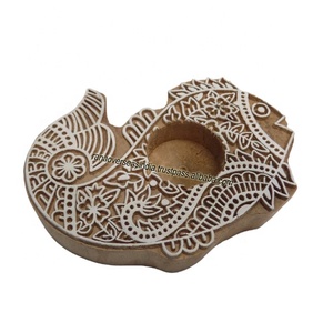 Portavelas de Madera con Forma de Pez de Lujo con Elegante Diseño Tallado, Perfecto para Decoración de Diwali y Eventos a Precios de Mayoreo - Product Image 2