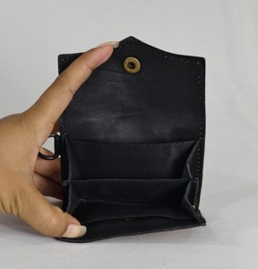 Nuevo Monedero de Cuero Genuino Negro con Bordado a Mano, Diseño de Ases de Cartas, Cierre de Botón a Presión, Mini Cartera Portátil Creativa - Product Image 3
