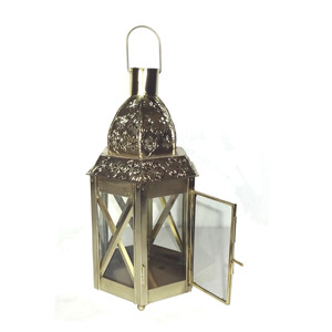 Lanterne carrée en laiton poli doré, avec découpes gaufrées, dôme en forme d'ampoule, poignée en fil métallique et loquet, pour décoration de table ou centre de table - Product Image 5