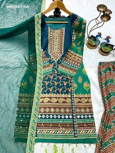 Última Colección: Traje Sharara-Dupatta de Seda Chinon con Estampado Digital, Bordado de Espejos y Encaje Elegante, Listo para Usar, Moda Femenina - Product Image 4