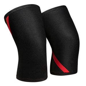 Las mangas de compresión flexibles para levantamiento de pesas mejoran la estabilidad de la rodilla durante las sesiones diarias de entrenamiento de piernas con alta resistencia. - Product Image 4