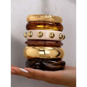 Ensemble de bracelets en bois faits à la main pour femmes, bijoux ethniques traditionnels pour les occasions festives et les fournitures de fête - Product Image 2