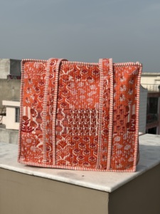 Sac fourre-tout matelassé pour femme, imprimé à la main style indien traditionnel, vintage, 18x16 pouces, 100% coton, fait main, plage, été, automne/hiver - Product Image 4