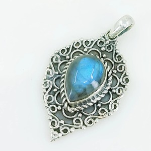 Collier pendentif en argent sterling fait main avec labradorite, serti clos, pierre précieuse naturelle en forme de poire, bijoux bohèmes, pierre de naissance de février - Product Image 2