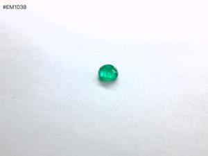Esmeralda 100% natural de origen zambiano, corte cojín facetado, verde intenso, 2.92 ct, gema suelta de alta calidad para joyería personalizada. - Product Image 4
