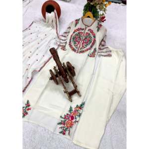 Ensemble haut-bas et Dupatta de créateur pour femmes - Product Image 3