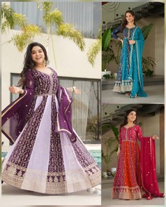 ชุดคุर्ตาปักลายชนเผ่าสำหรับผู้หญิง พร้อมผ้าคลุมไหล่ปักเลื่อมและผ้าคลุมไหล่เข้าชุด - Product Image 2